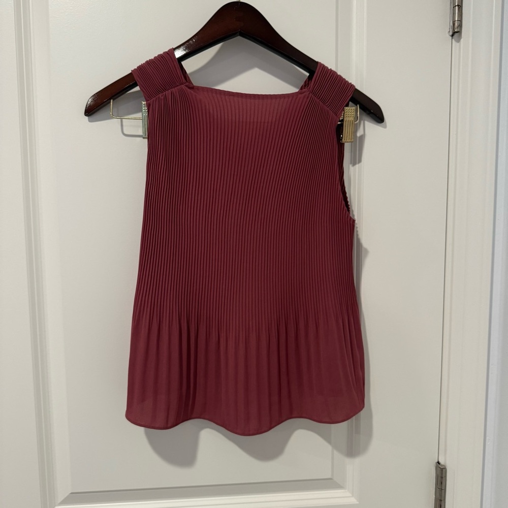 Babaton Red Pleated Sleeveless Tank Top - Picture 3 of 3